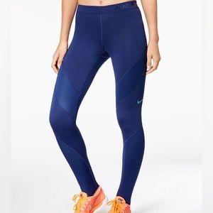 hyper warm nike leggings ! 🌧️